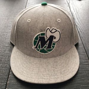 Mitchell & Ness Dallas Mavericks fitted hat